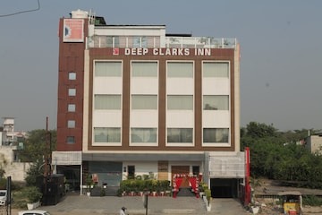 HOTEL DEEP CLARKS INN LUCKNOW
